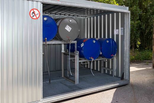 Opslagcontainer met opvangbak en schuifdeuren